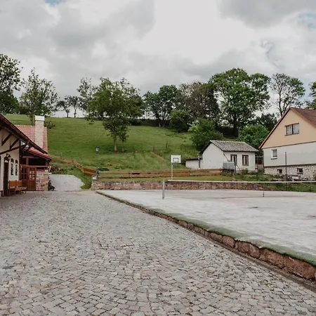 U Skutilů Gasthof *